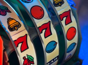 Dicas e Estratégias para Ganhar em Slots Online